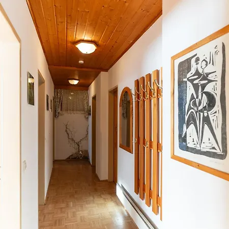 Apartmenthaus Pernull アパート Tröpolach